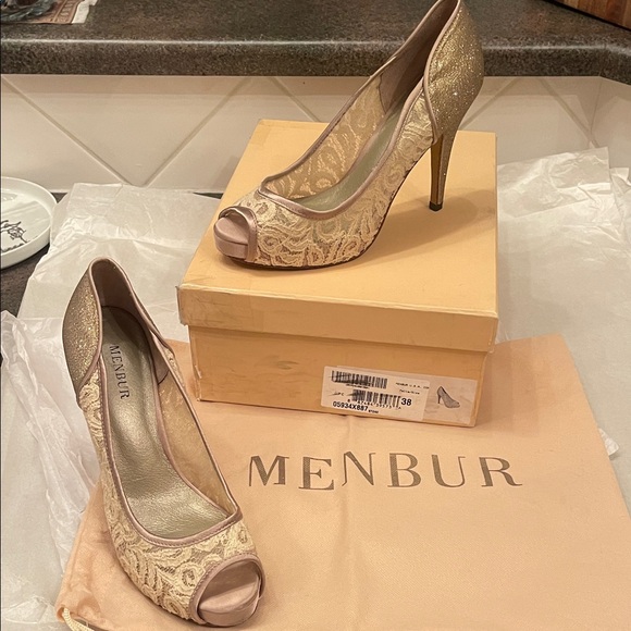 Menbur Gold Lace Peep-Toe Heels - Picture 8 of 8